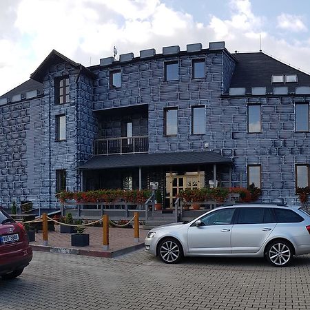 Hotel Camelot Tisá 외부 사진