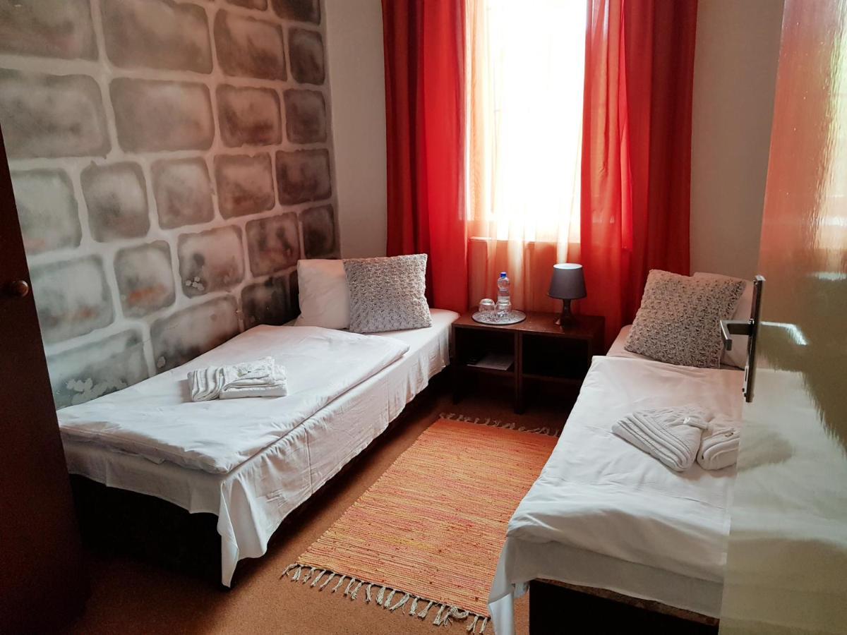 Hotel Camelot Tisá 외부 사진