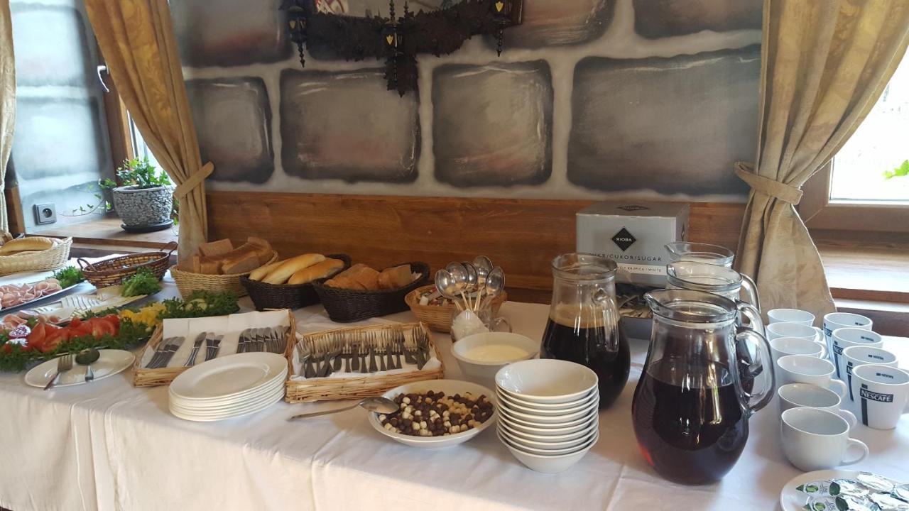 Hotel Camelot Tisá 외부 사진