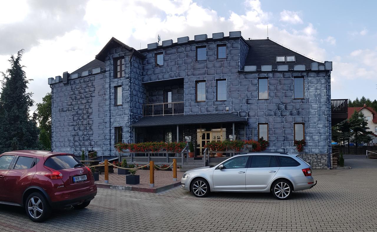 Hotel Camelot Tisá 외부 사진