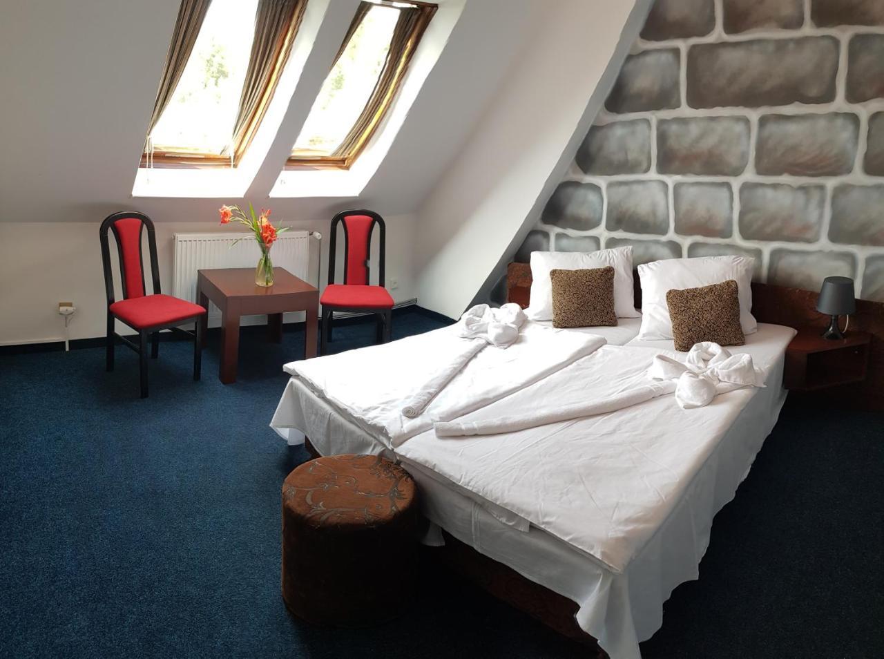 Hotel Camelot Tisá 외부 사진